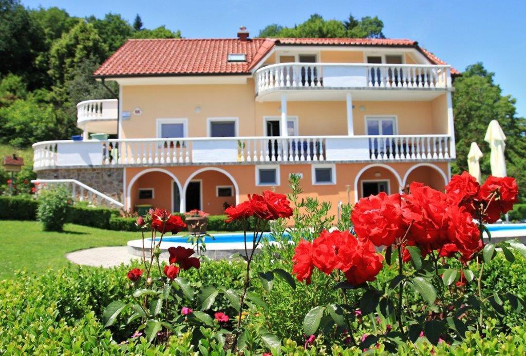 Apartamento Apartmaji In Sobe Kocjancic Podčetrtek Exterior foto